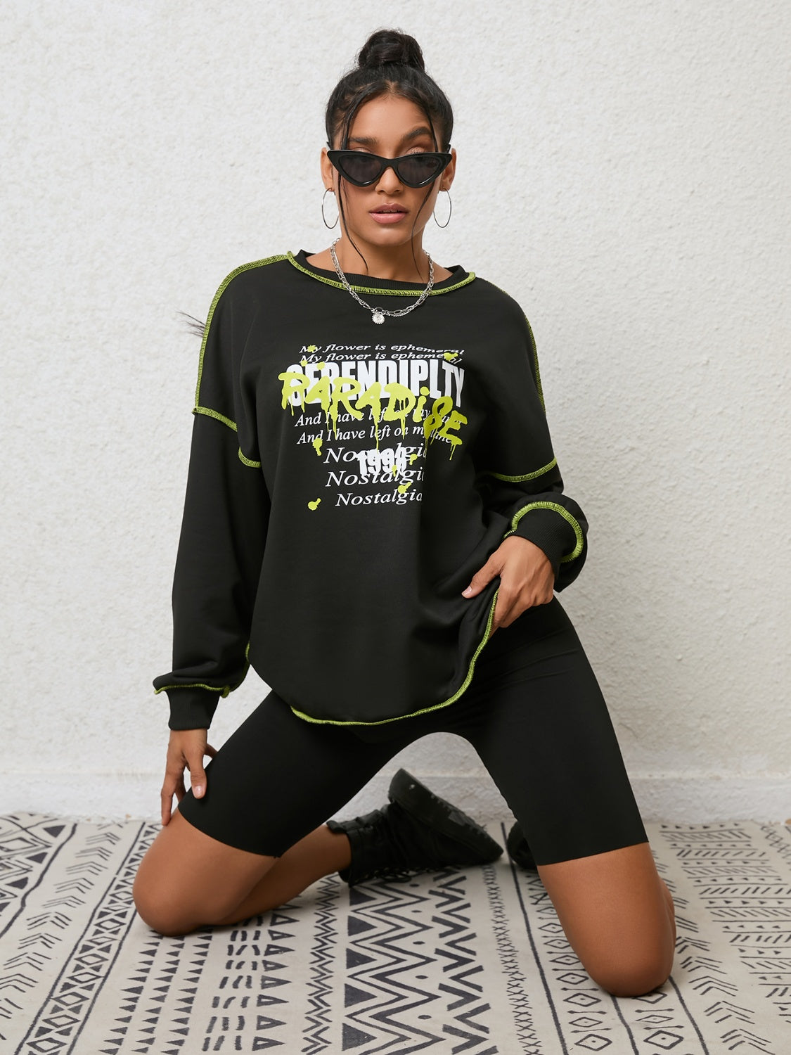 Retro Rave Oversized Graphic Sweatshirt – Novu